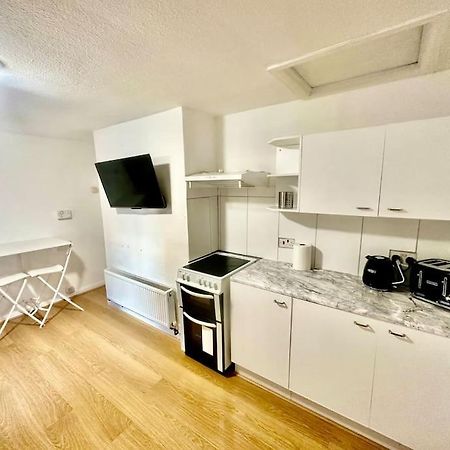 Cosy Two Bedroom Apartment,Se13 런던 외부 사진