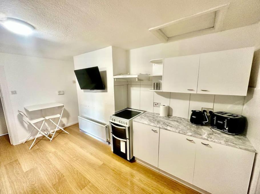 Cosy Two Bedroom Apartment,Se13 런던 외부 사진